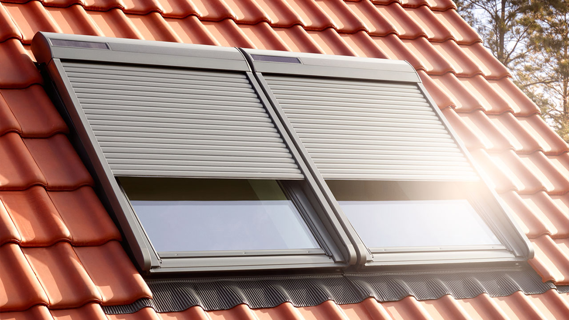 velux-rollladen-solar-aussenansicht-1280x960-1